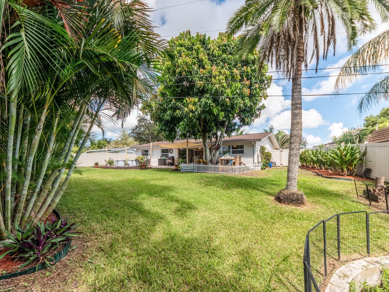 Single Family Residence at 1679 WOODRIDGE DR, CLEARWATER, photo 30 of 36