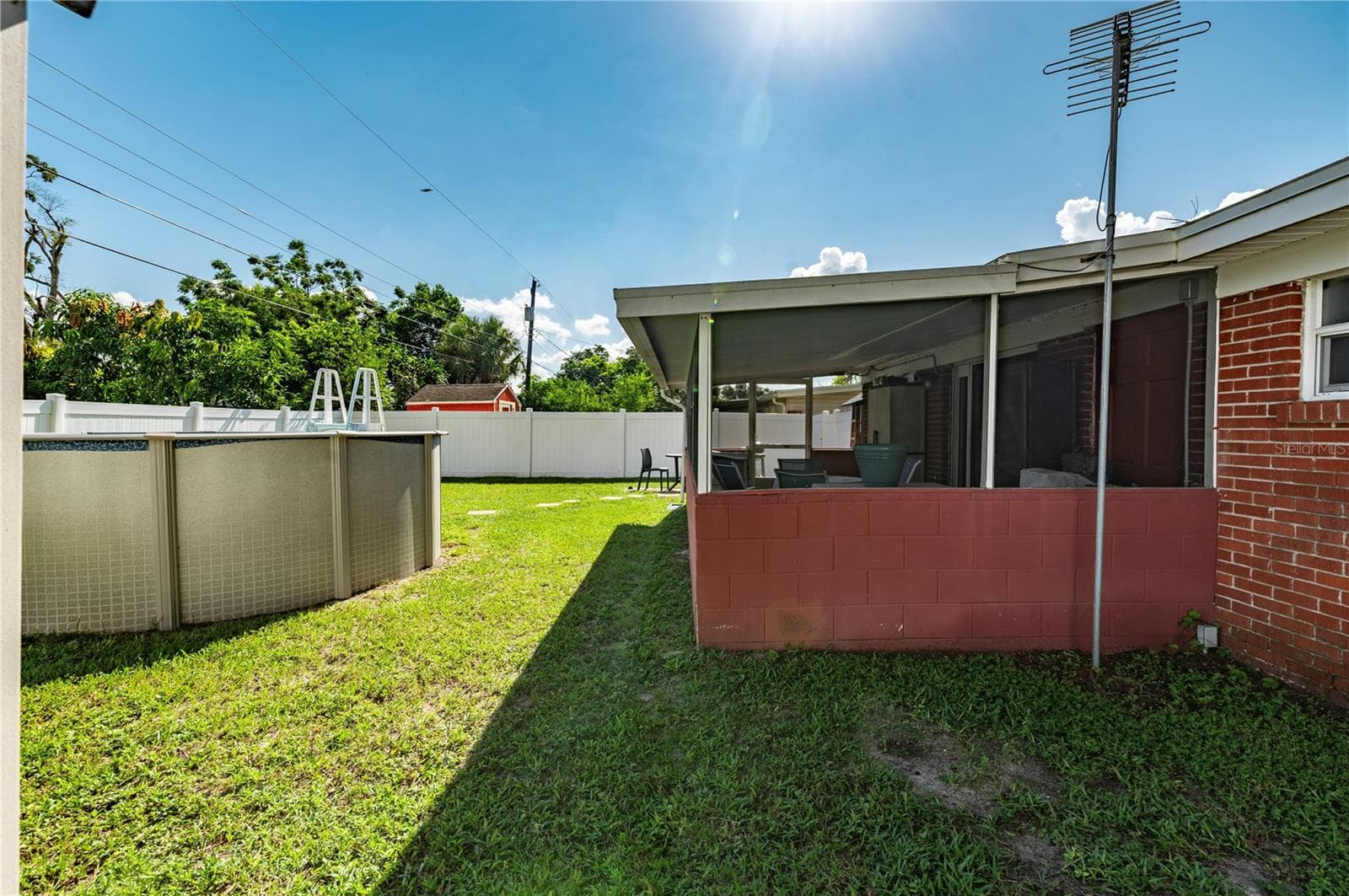 Single Family Residence at 6913 W CLIFTON ST, TAMPA, photo 9 of 25