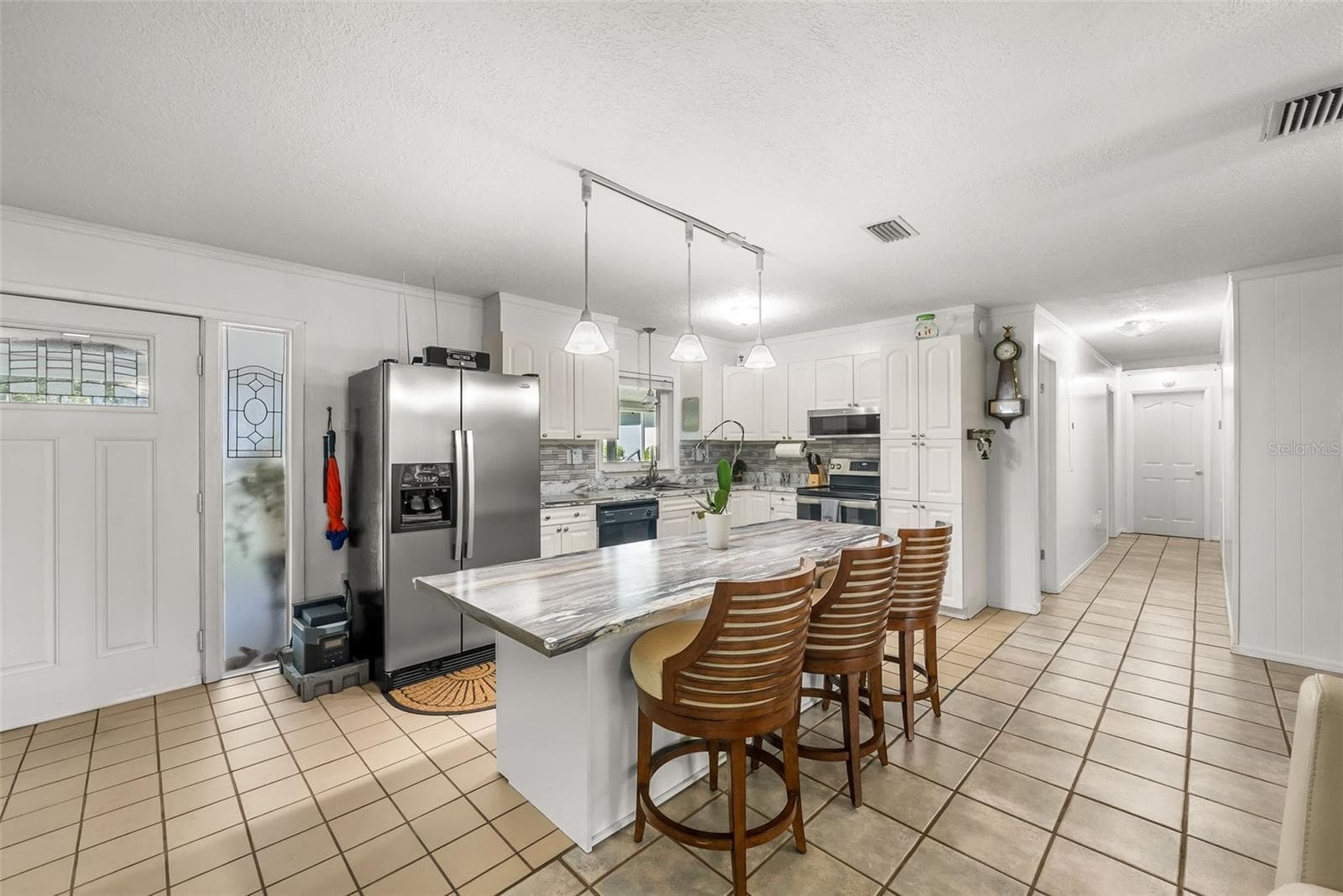 Single Family Residence at 1416 BADEN POWELL RD, HAWTHORNE, photo 6 of 47