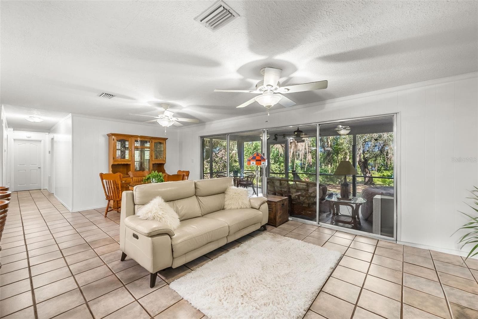 Single Family Residence at 1416 BADEN POWELL RD, HAWTHORNE, photo 10 of 47