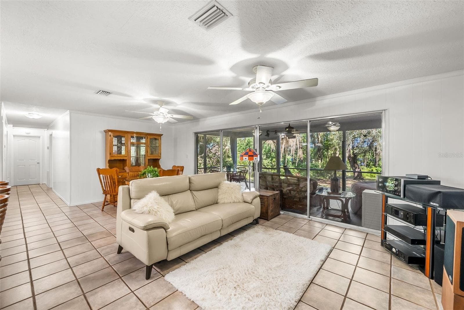 Single Family Residence at 1416 BADEN POWELL RD, HAWTHORNE, photo 11 of 47