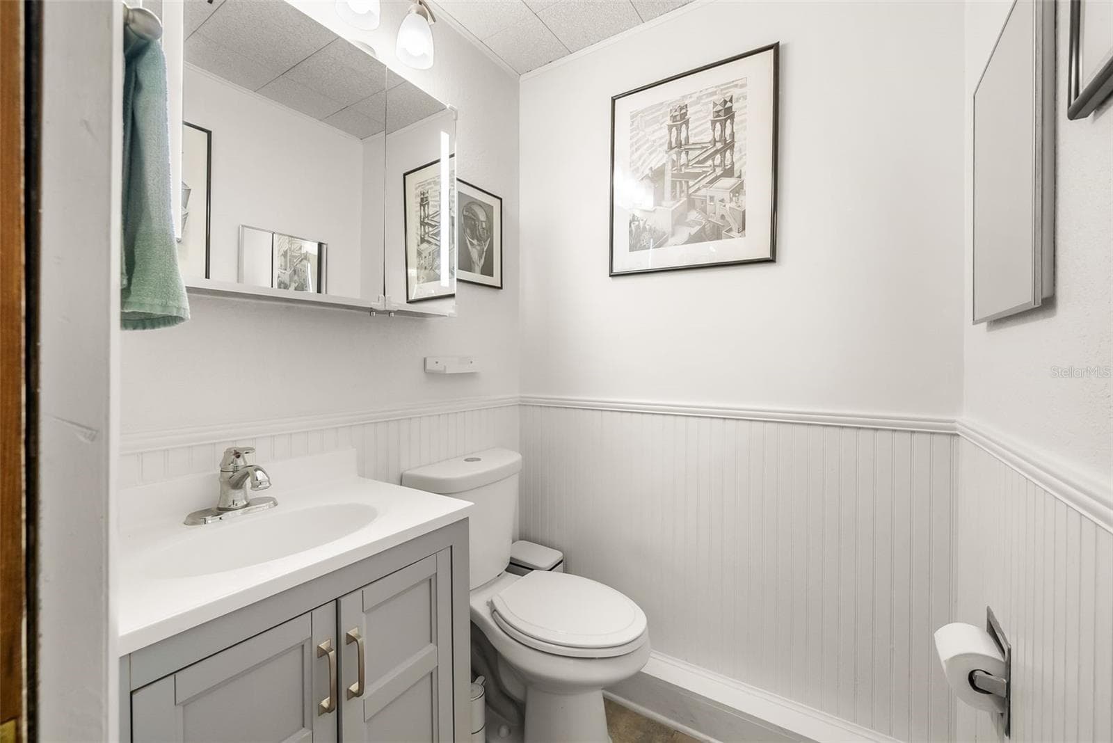 Primary Bath - 1416 BADEN POWELL RD, HAWTHORNE