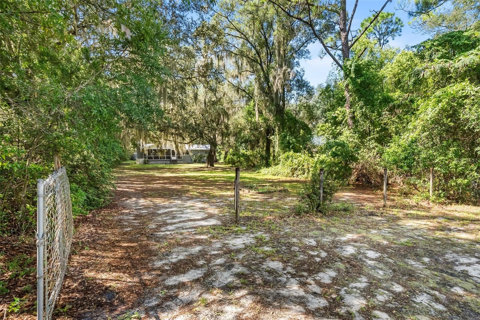 Single Family Residence at 1416 BADEN POWELL RD, HAWTHORNE, photo 38 of 47