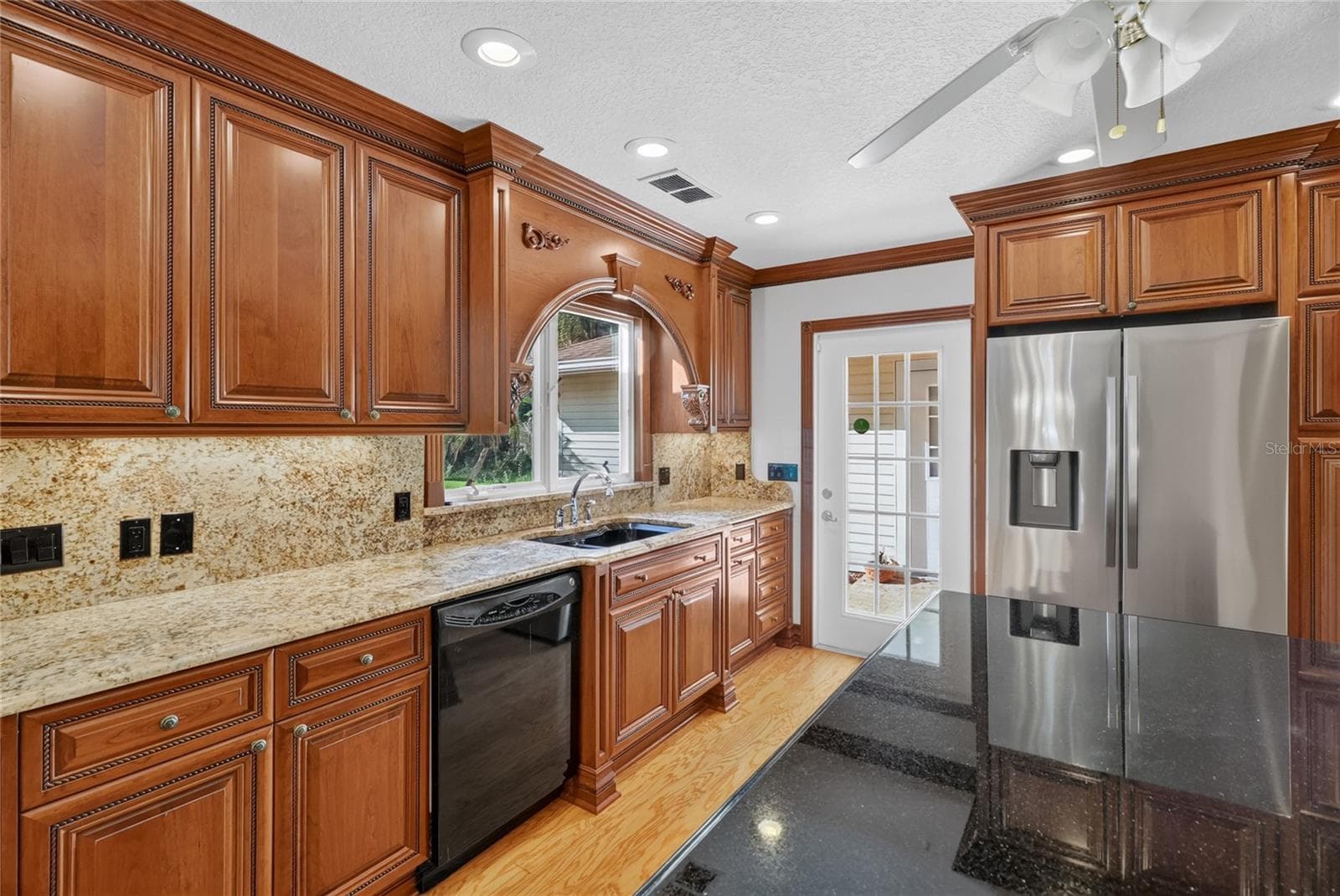 Kitchen - 2628 LONGWOOD DR, LAKELAND