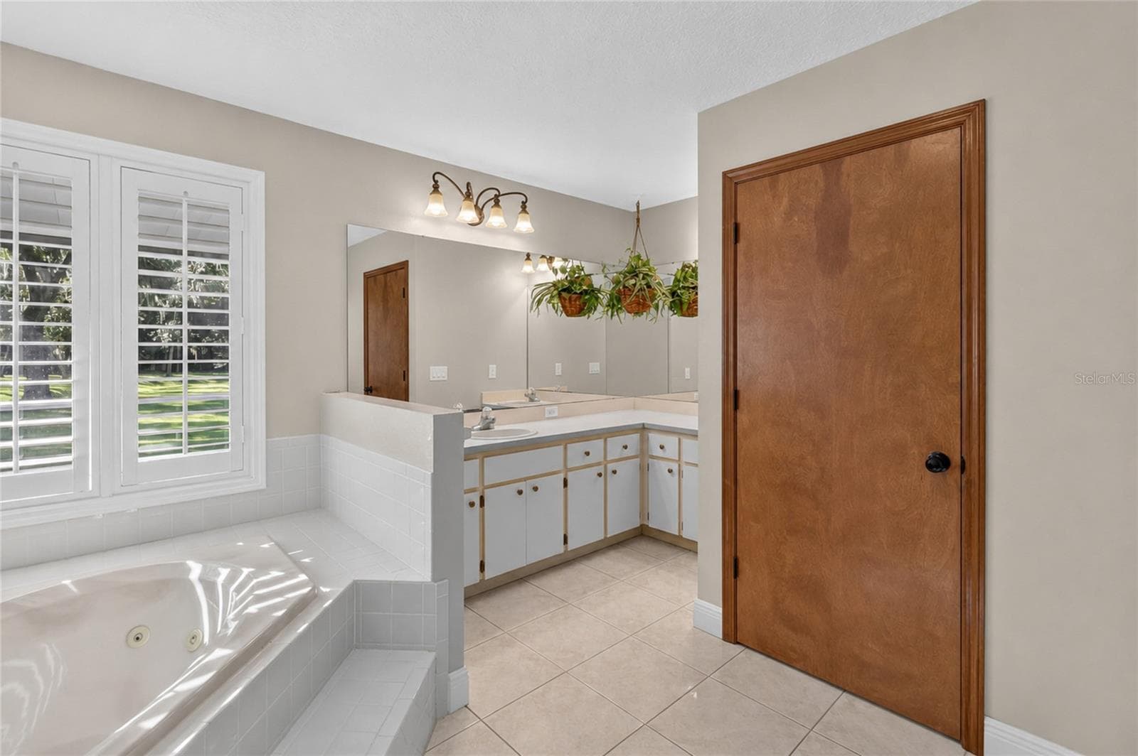 Main bathroom - 2628 LONGWOOD DR, LAKELAND
