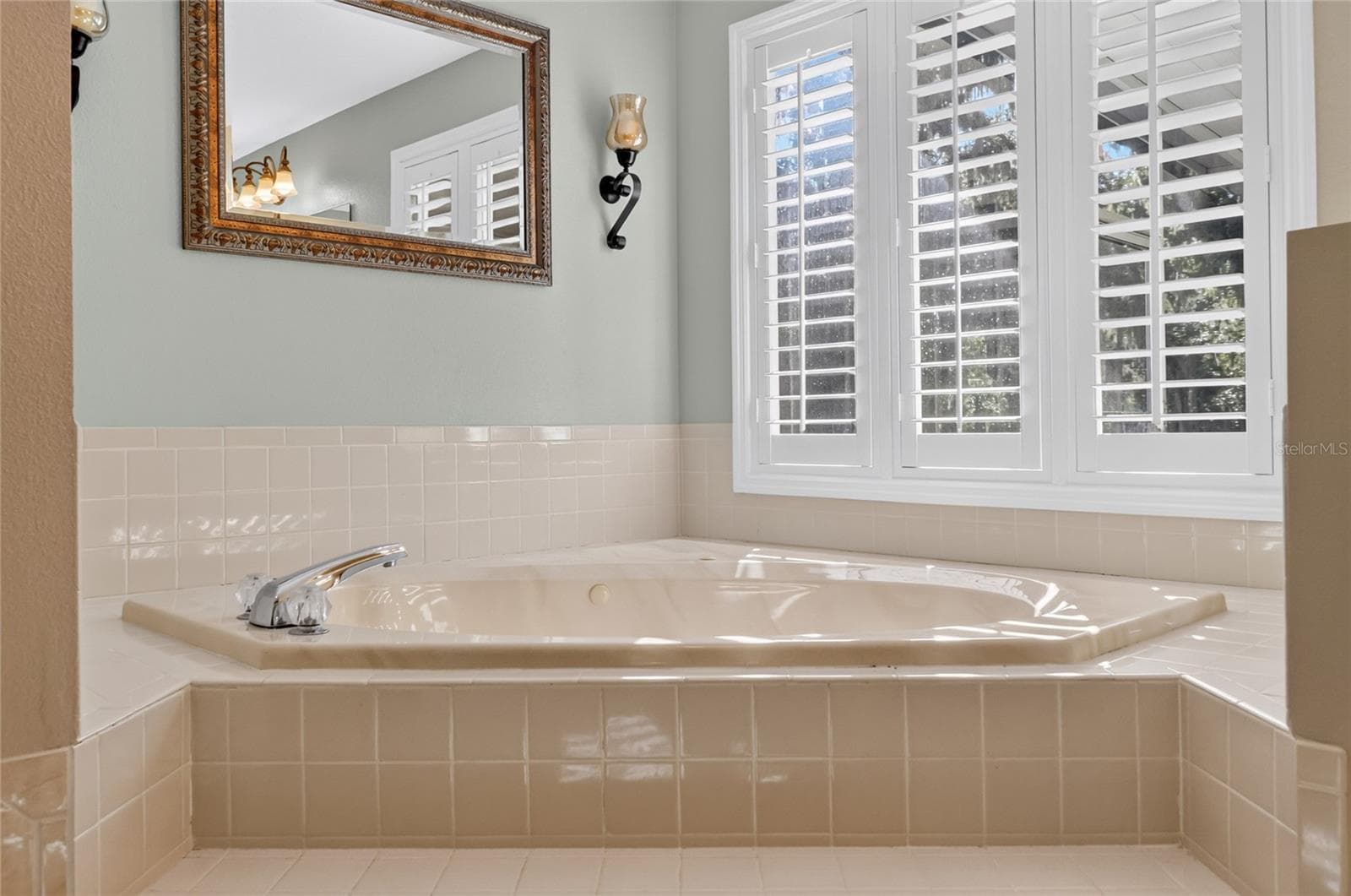 Main bathroom - 2628 LONGWOOD DR, LAKELAND