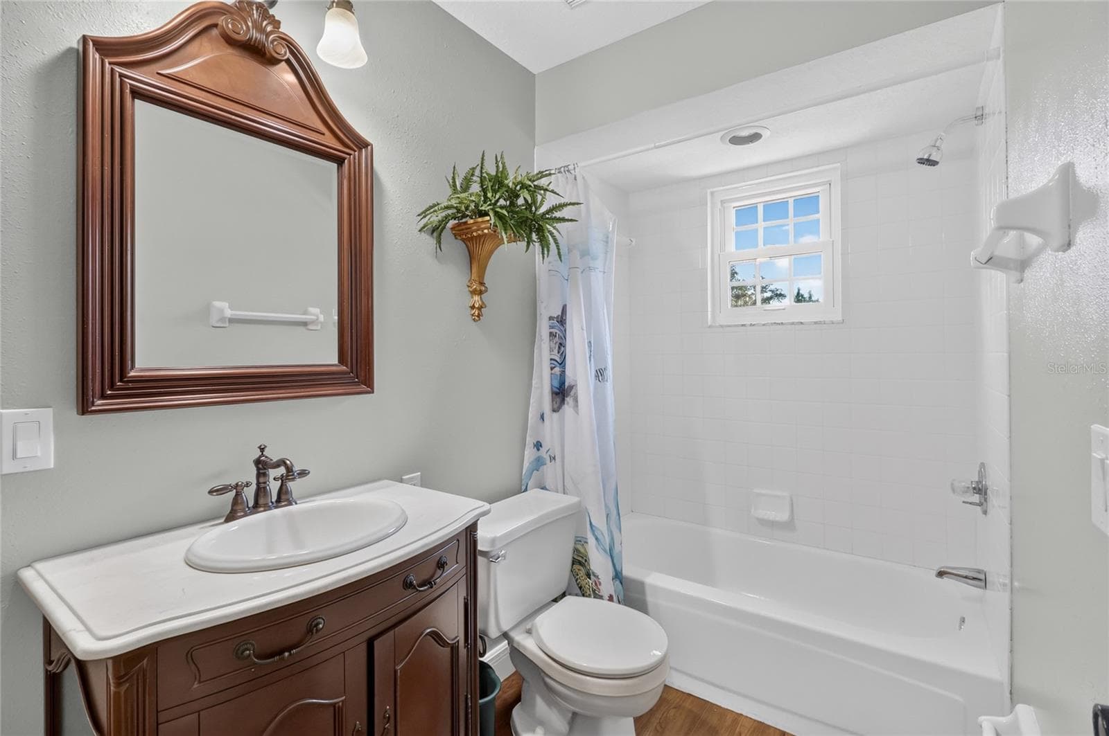 Jack & Jill bathroom - 2628 LONGWOOD DR, LAKELAND