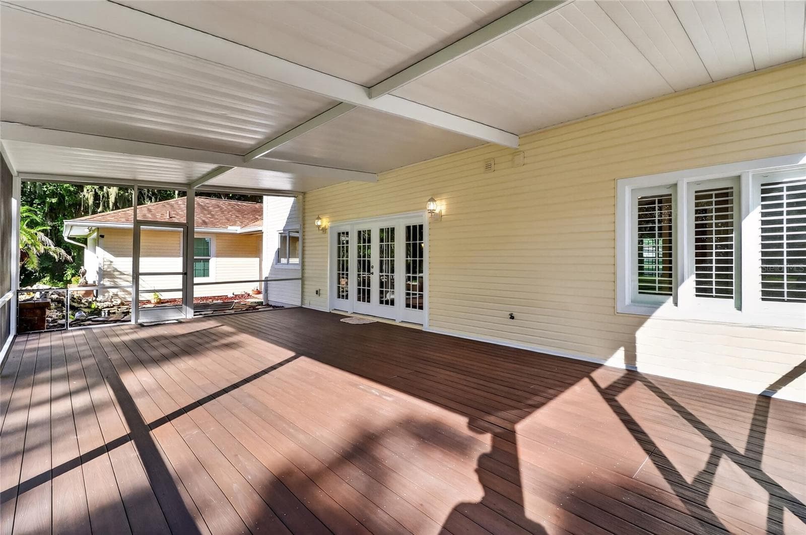 Back sreened porch - 2628 LONGWOOD DR, LAKELAND