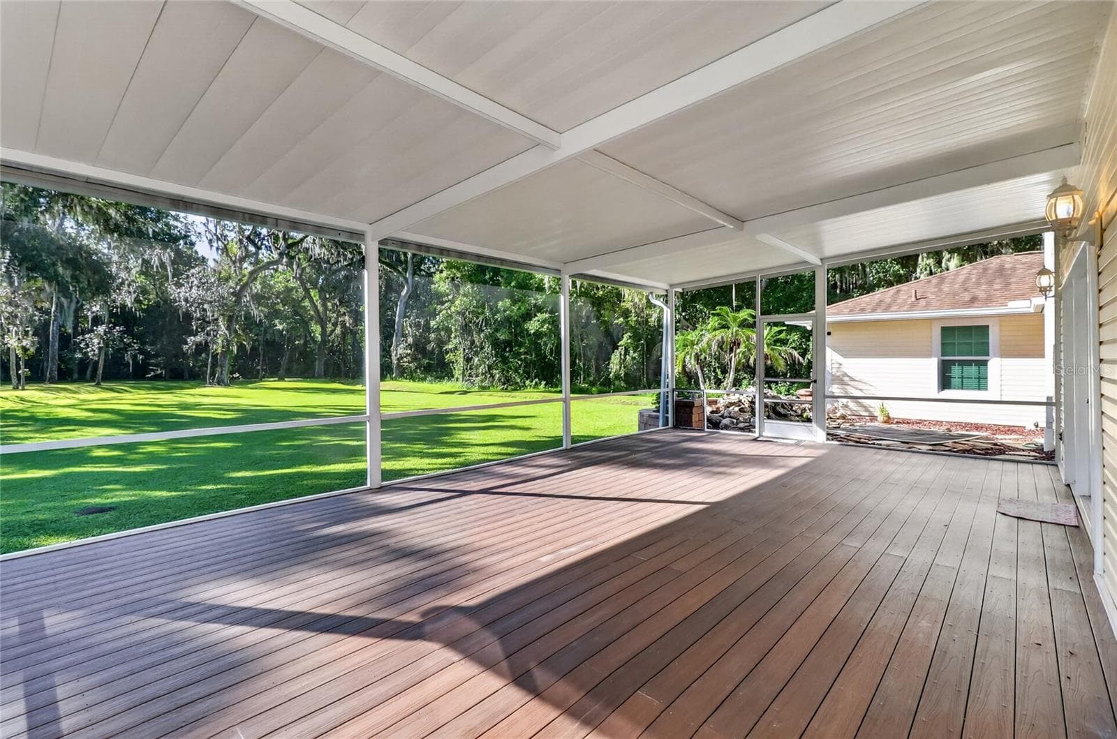 Back screened porch - 2628 LONGWOOD DR, LAKELAND