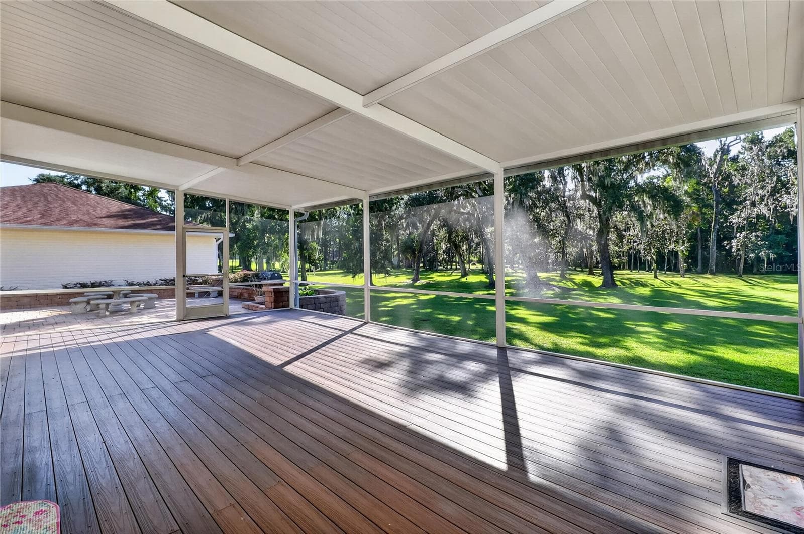 Back screened porch - 2628 LONGWOOD DR, LAKELAND