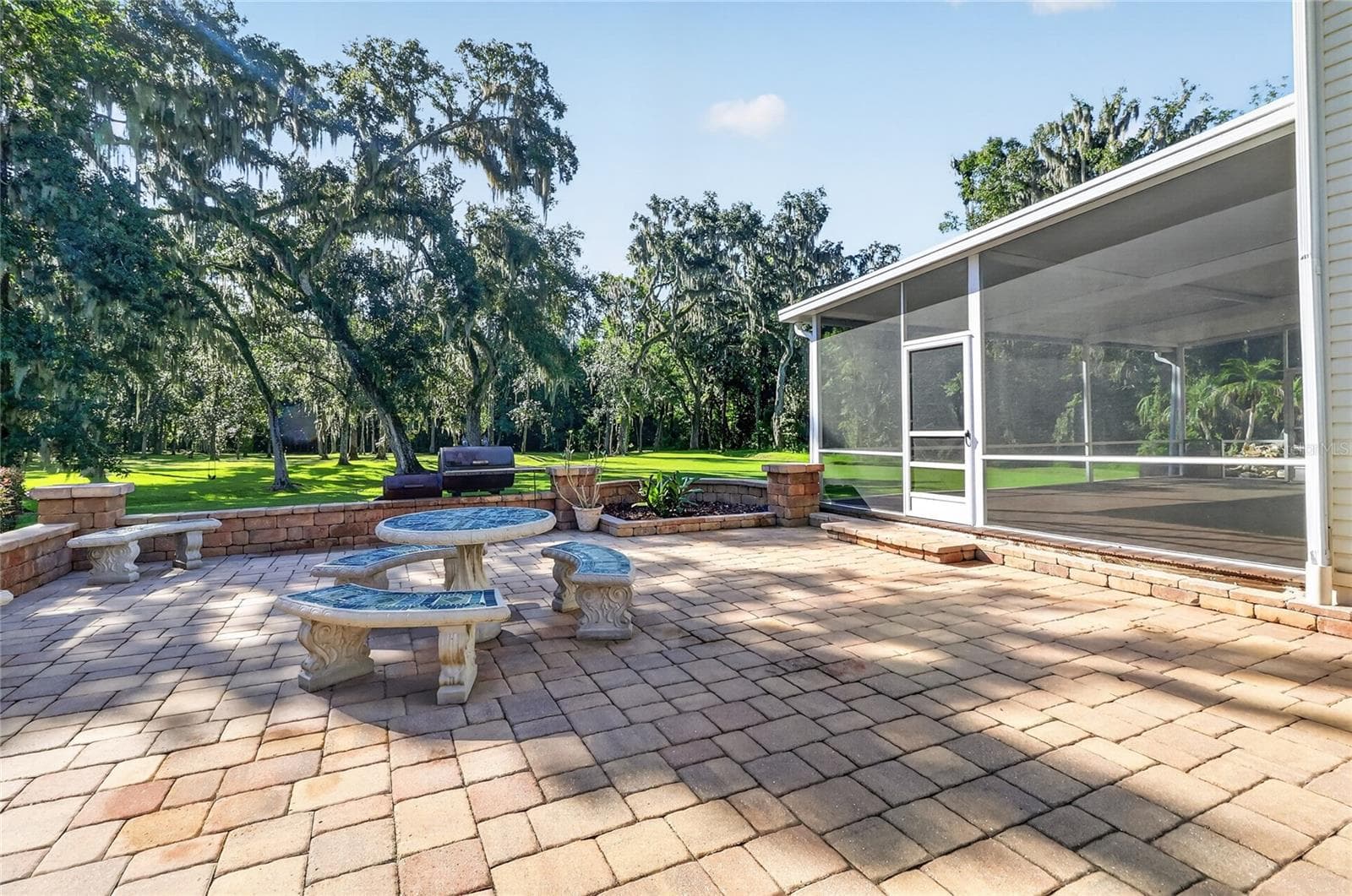 Pavered patio - 2628 LONGWOOD DR, LAKELAND