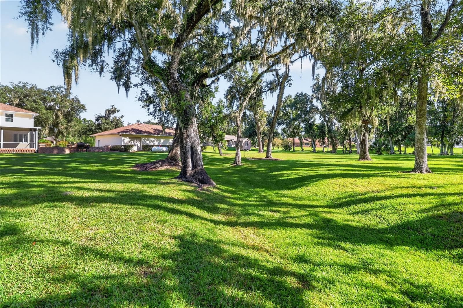 your backyard oasis - 2628 LONGWOOD DR, LAKELAND