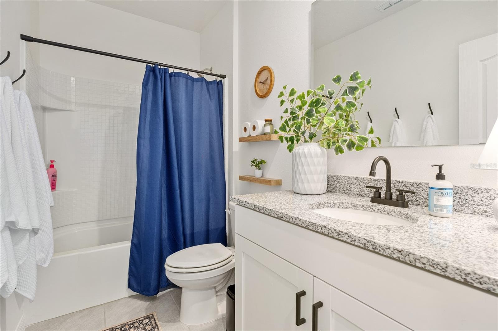 Main bath, tub/shower combo - 166 REENA DR, DAYTONA BEACH