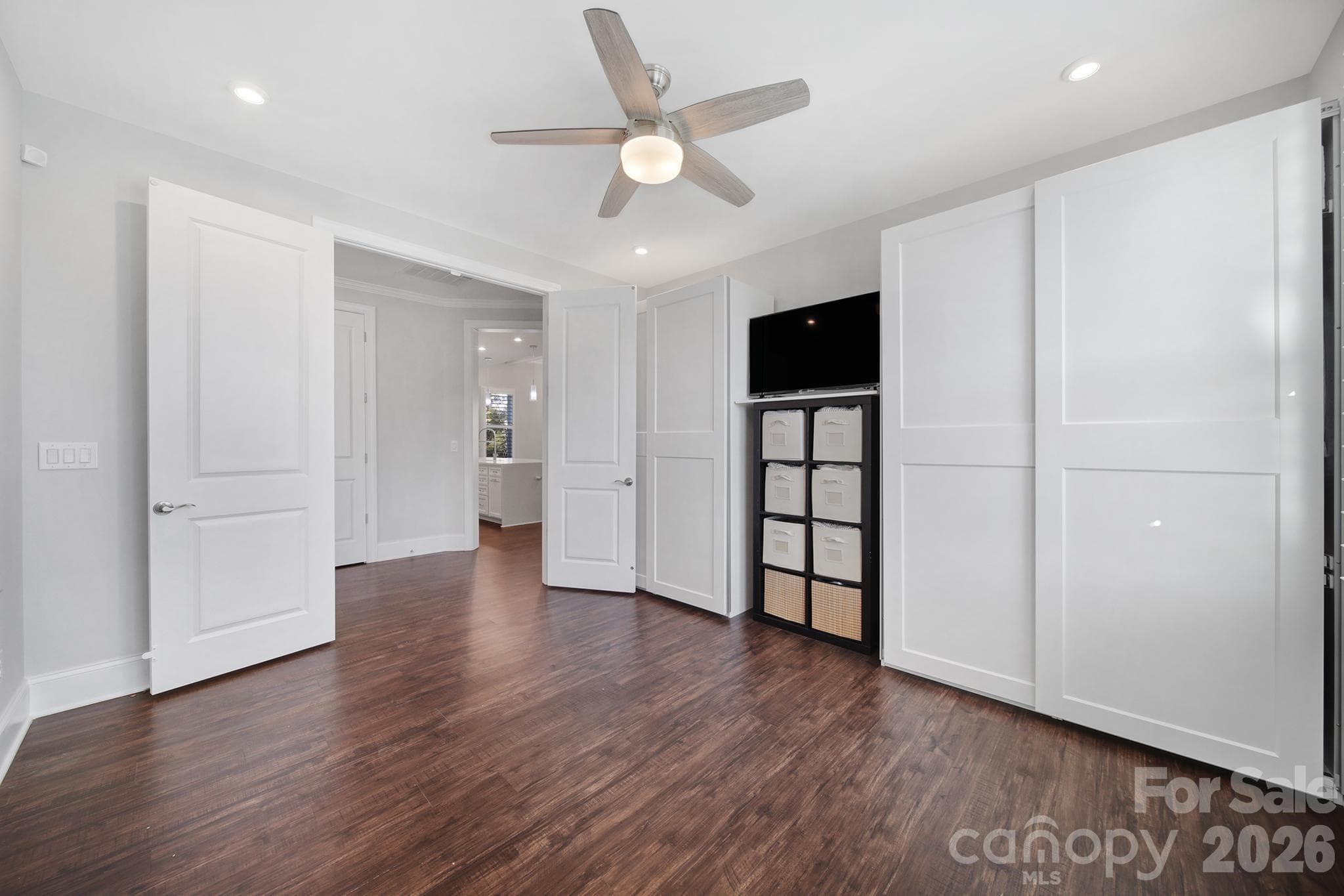 Single Family Residence at 3509 Aqua Point Drive, York, photo 8 of 48