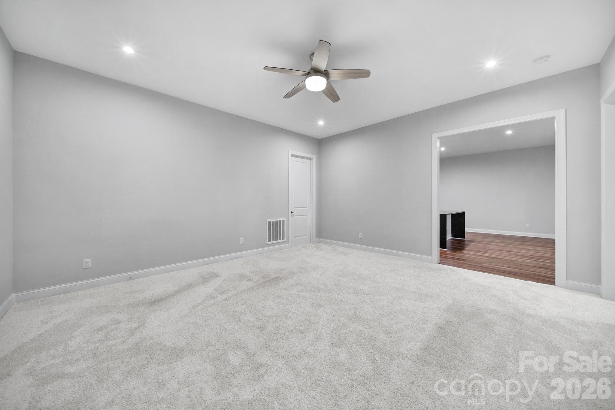 Single Family Residence at 3509 Aqua Point Drive, York, photo 29 of 48