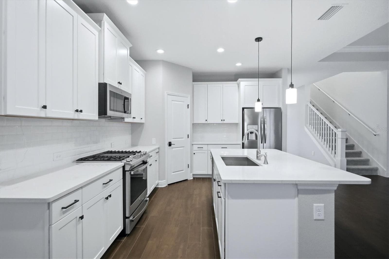 Single Family Residence at 425 ARIANO AVE, NORTH VENICE, photo 12 of 54