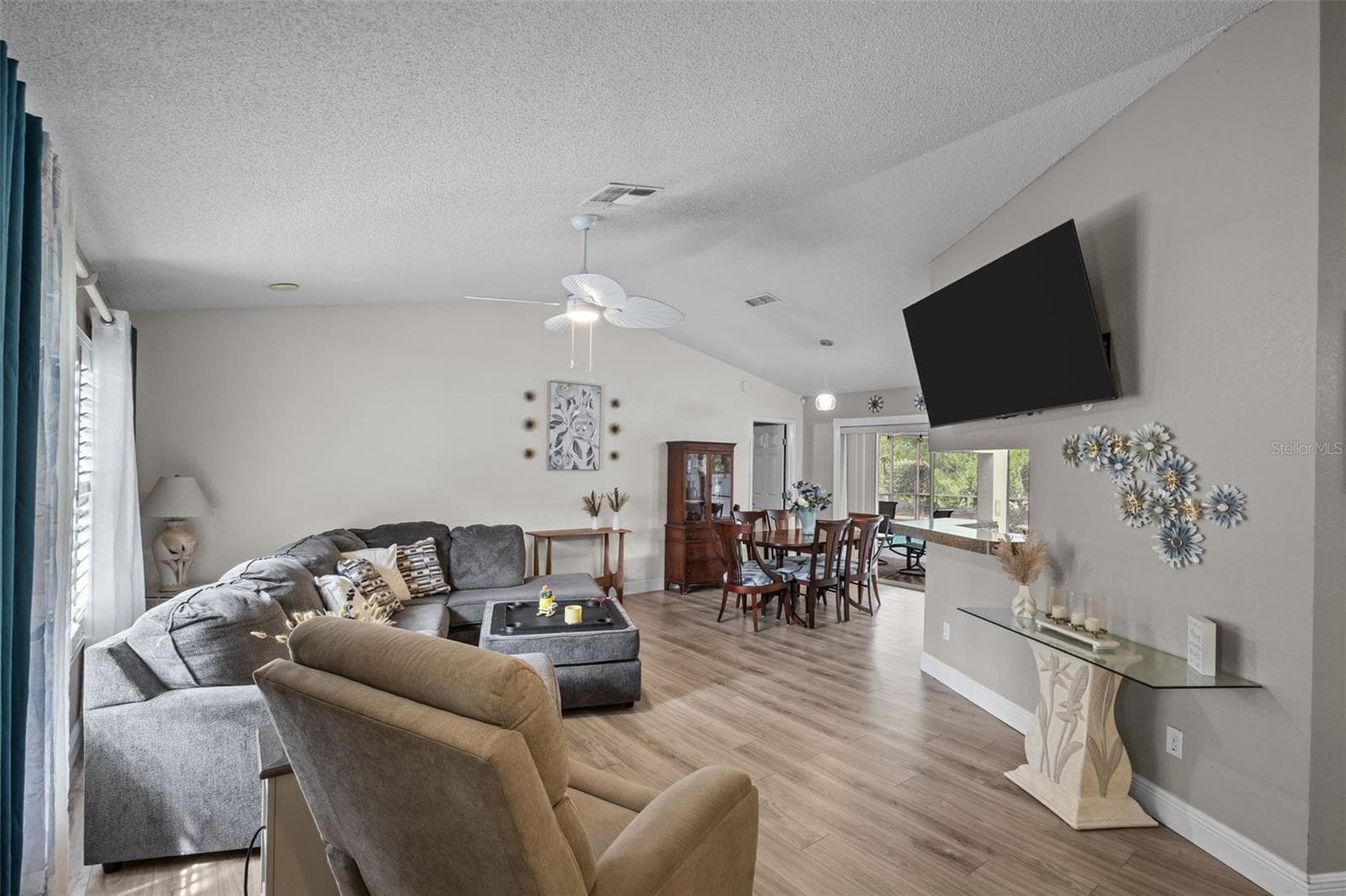 Single Family Residence at 11401 CALLAGHAN AVE, SPRING HILL, photo 9 of 31