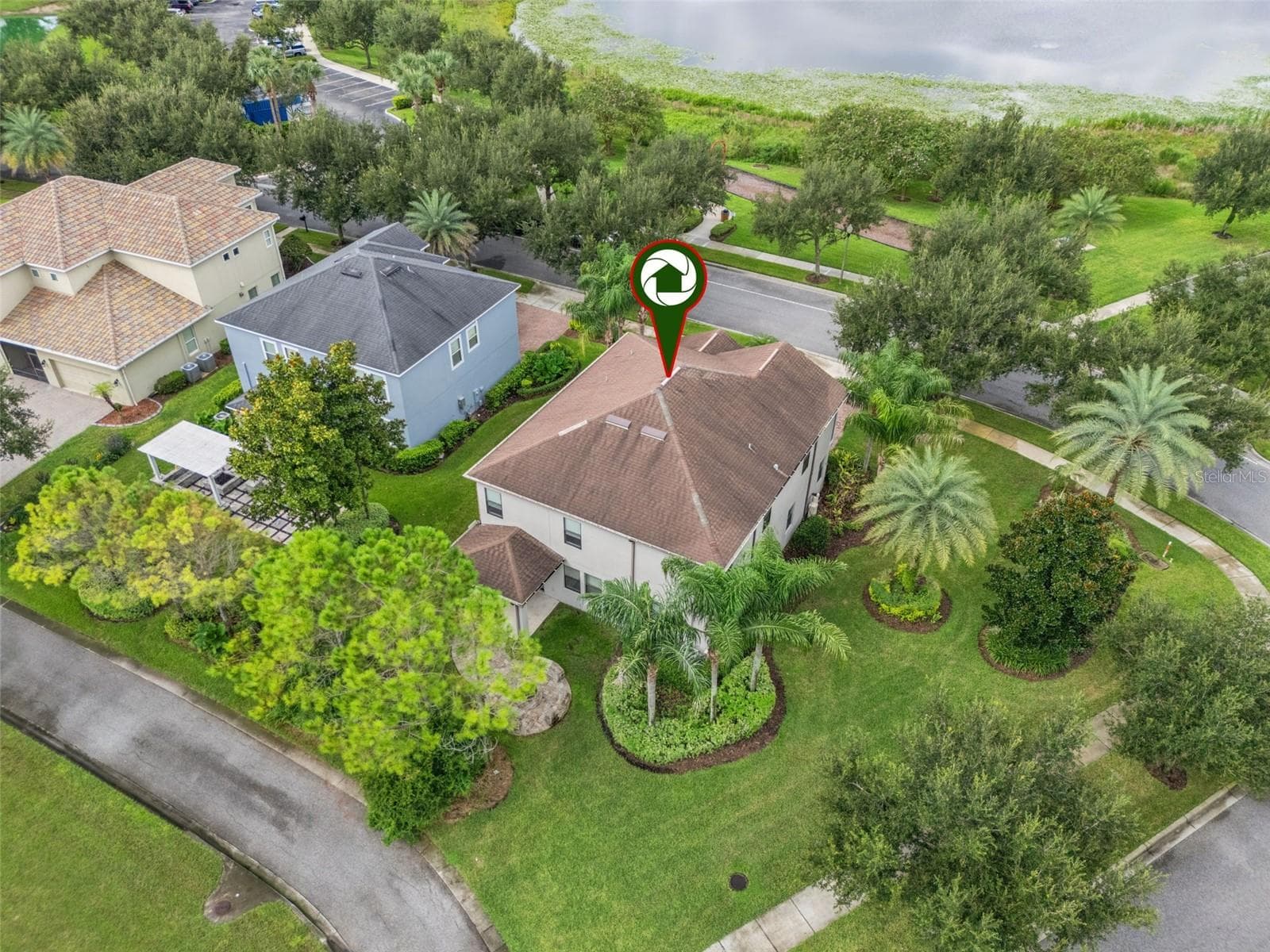 Incredibly landscaped - 8001 POND APPLE DR, WINTER GARDEN
