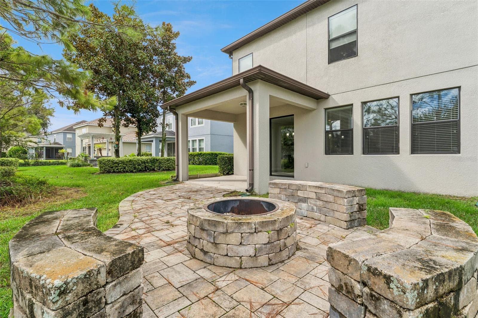 Backyard firepit - 8001 POND APPLE DR, WINTER GARDEN