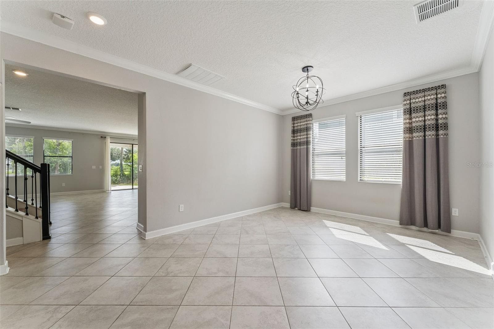 Large foraml dining room - 8001 POND APPLE DR, WINTER GARDEN