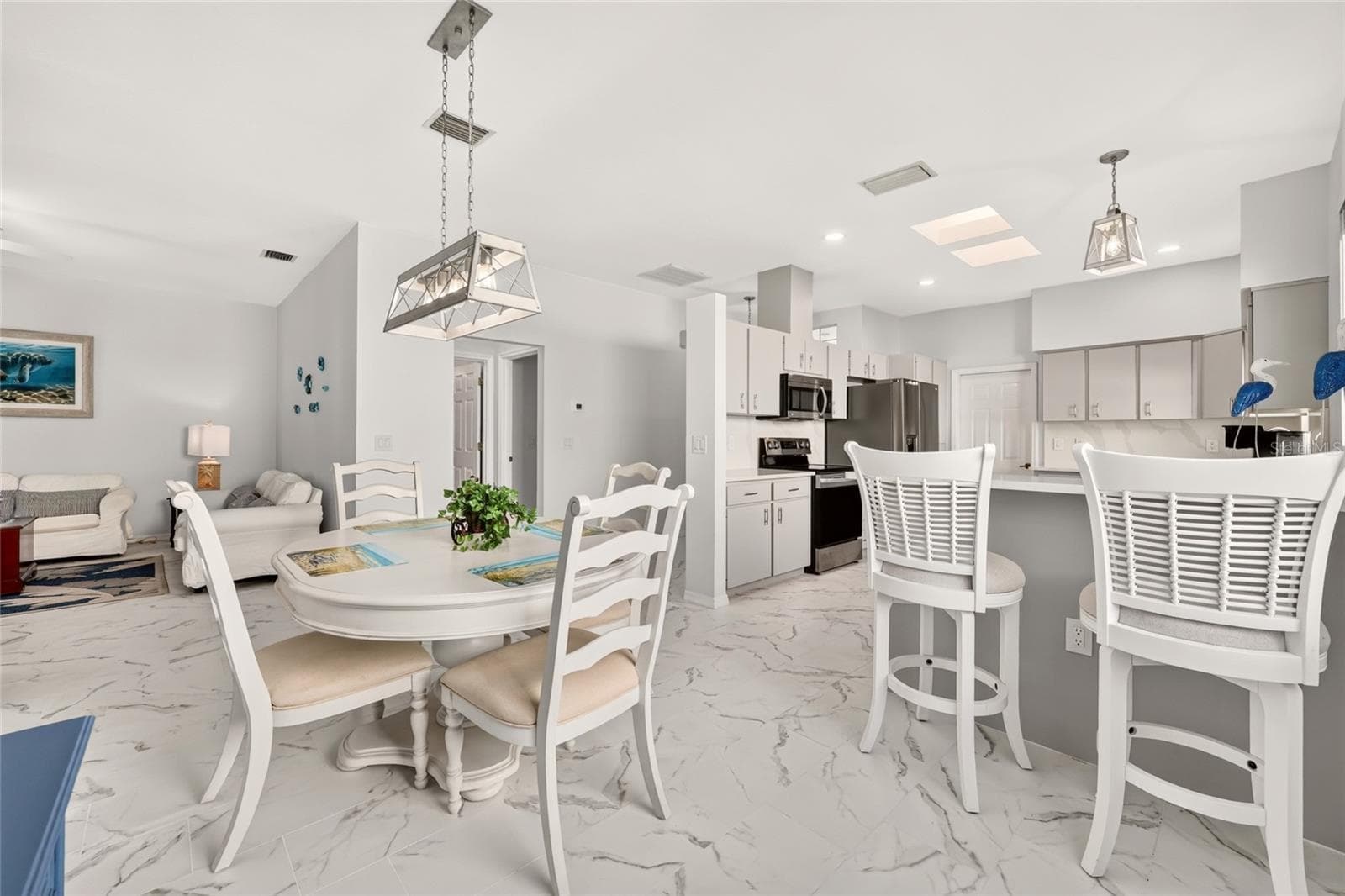 NICE UPDATES!! TILE FLOORS 9 FT CEILINGS - 3556 S BELGRAVE DR, INVERNESS
