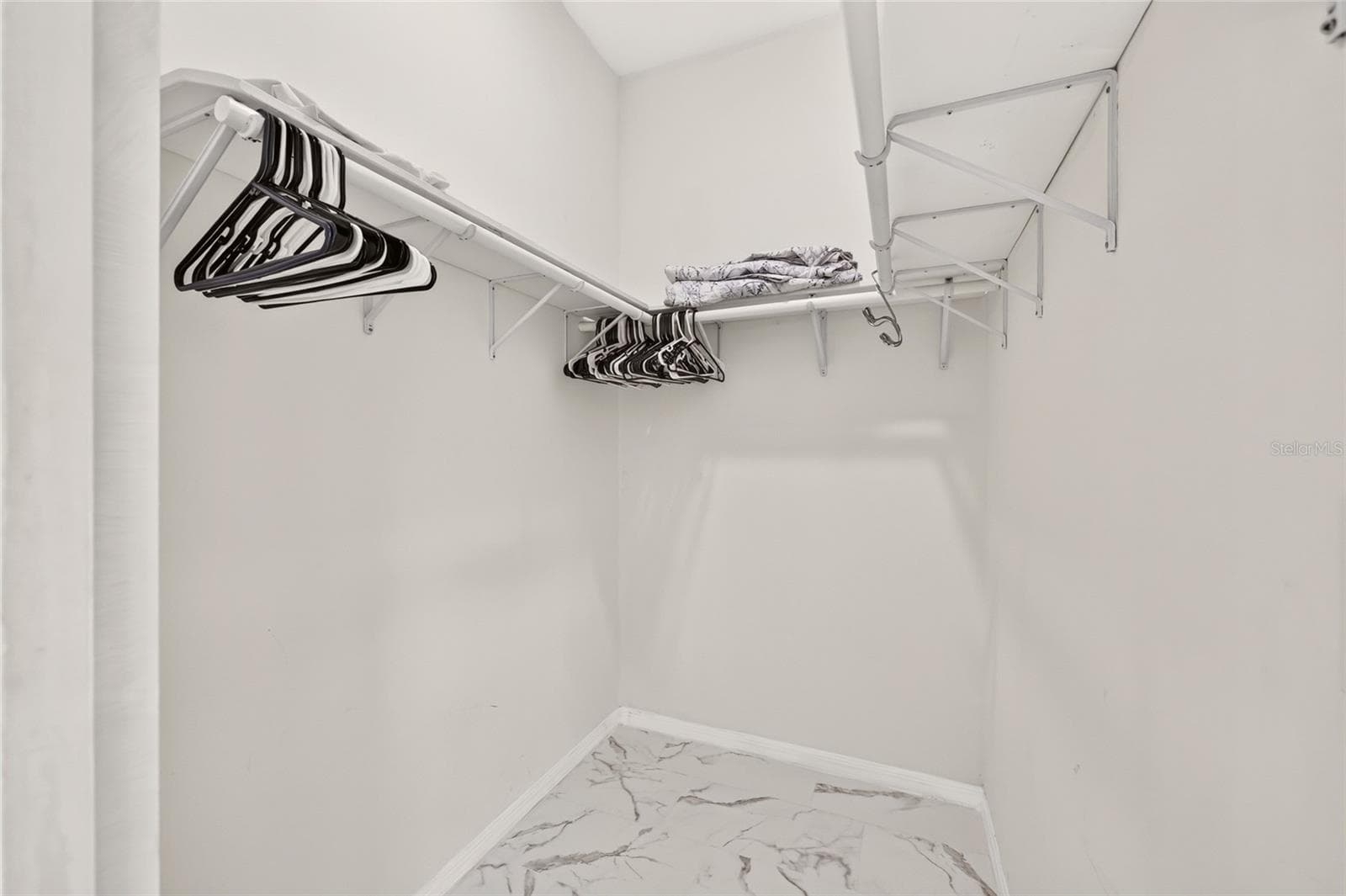 WALK-IN CLOSET - 3556 S BELGRAVE DR, INVERNESS
