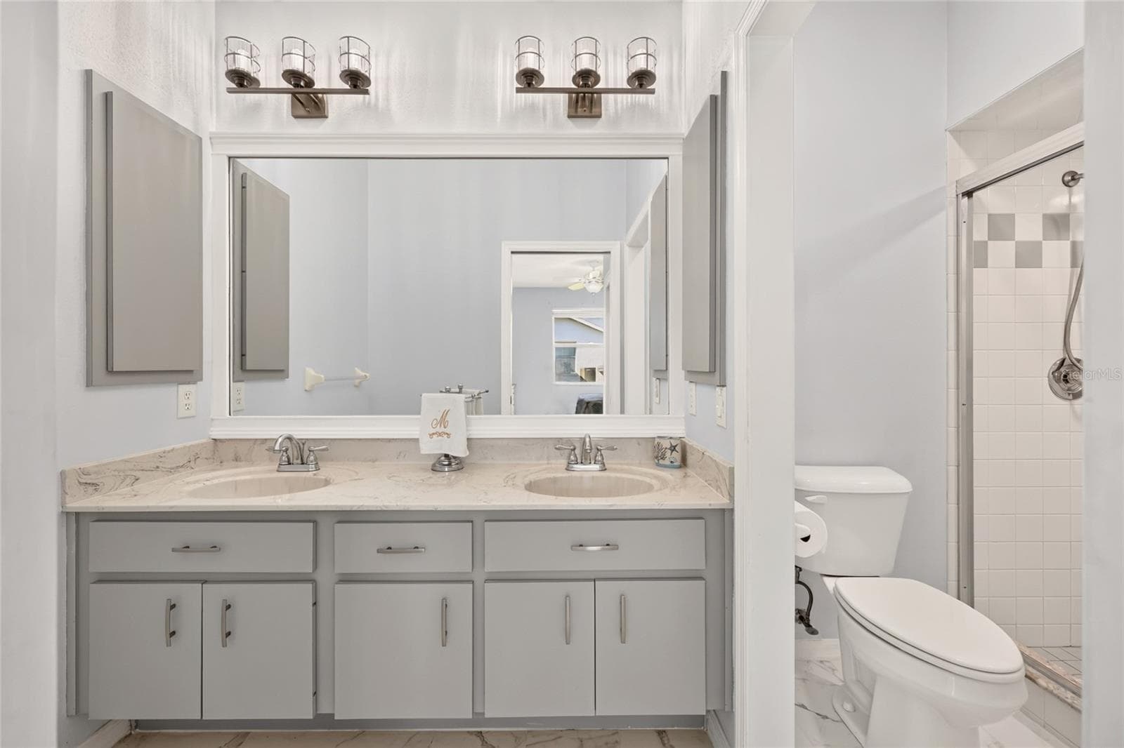 DUAL VANITIES - 3556 S BELGRAVE DR, INVERNESS