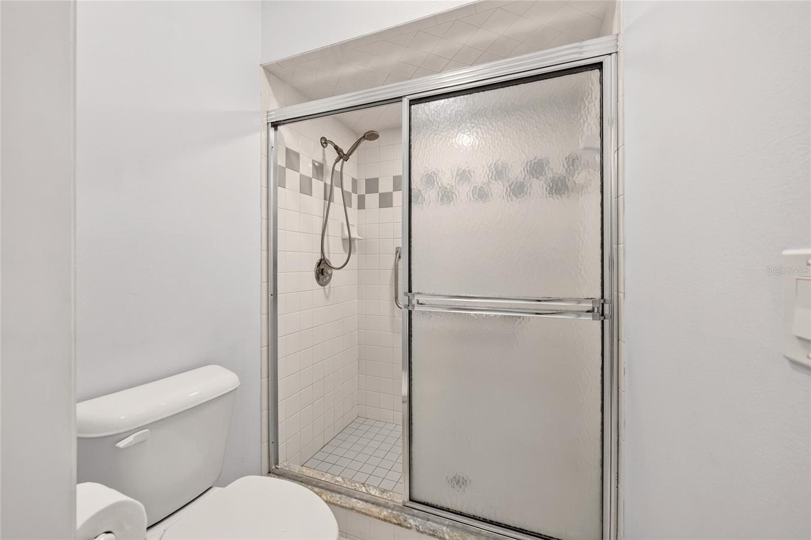 SEMI PRIVATE SHOWER AND PRIVY AREA - 3556 S BELGRAVE DR, INVERNESS