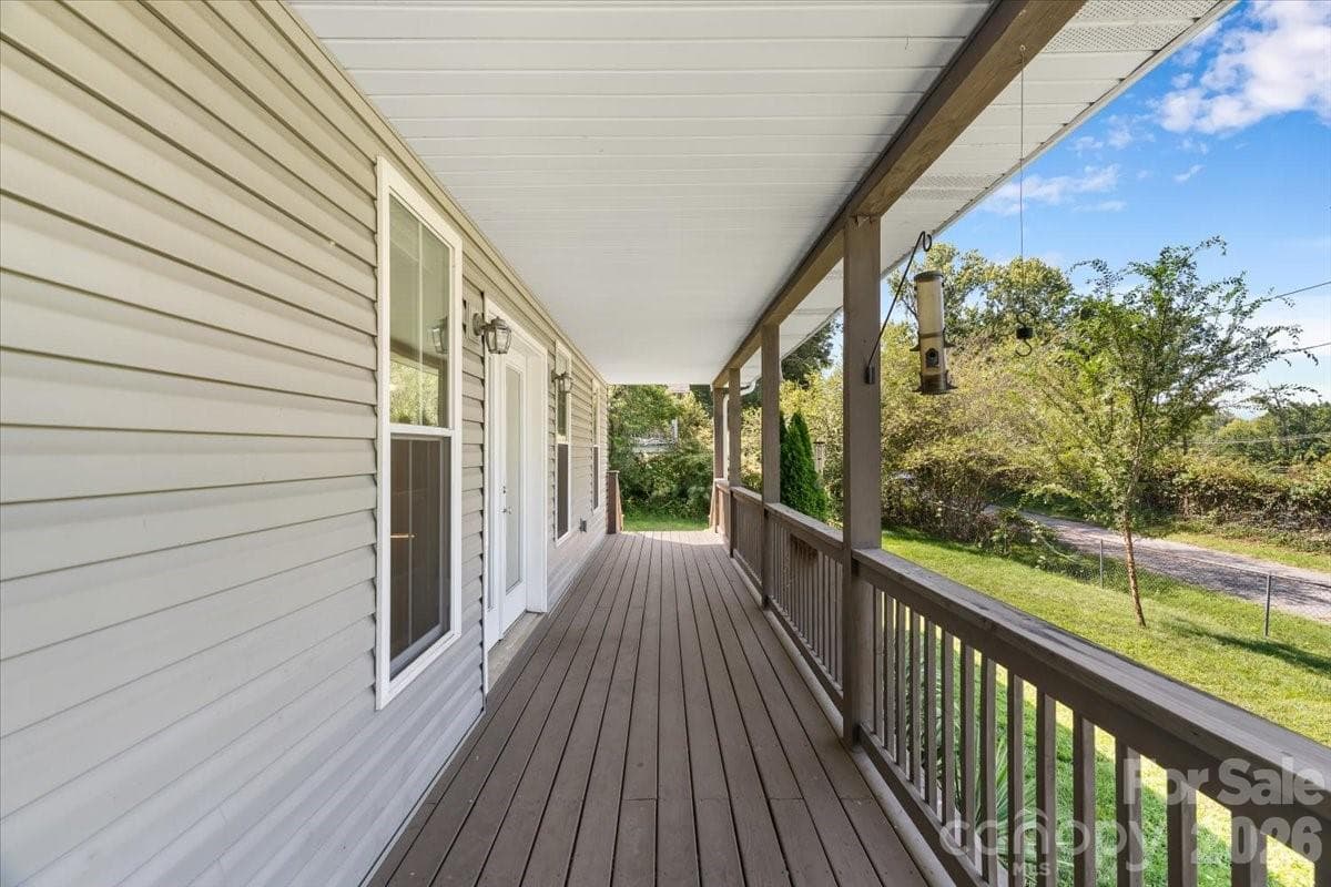 Covered front porch - 2 Elkmont Place, Asheville