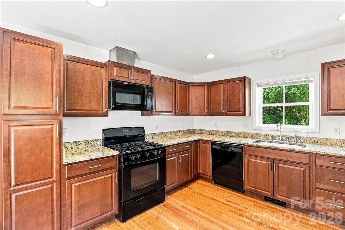 Open kitchen - 2 Elkmont Place, Asheville