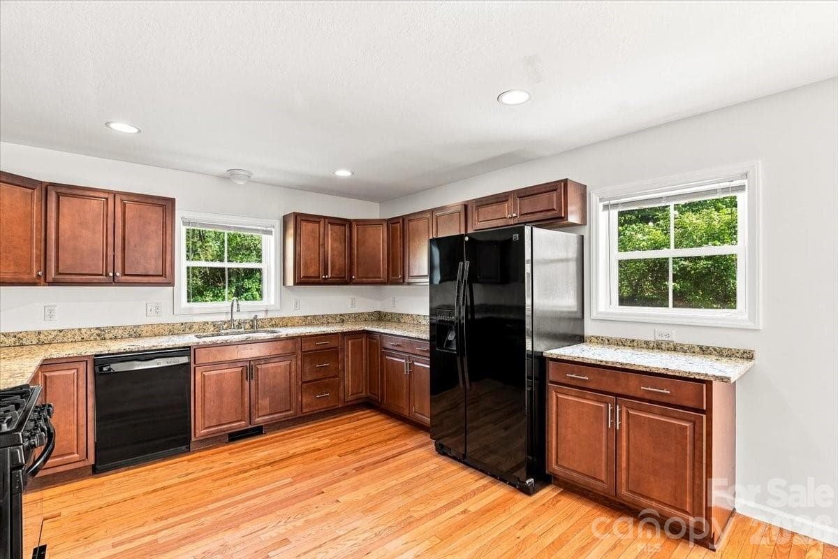 Open kitchen - 2 Elkmont Place, Asheville
