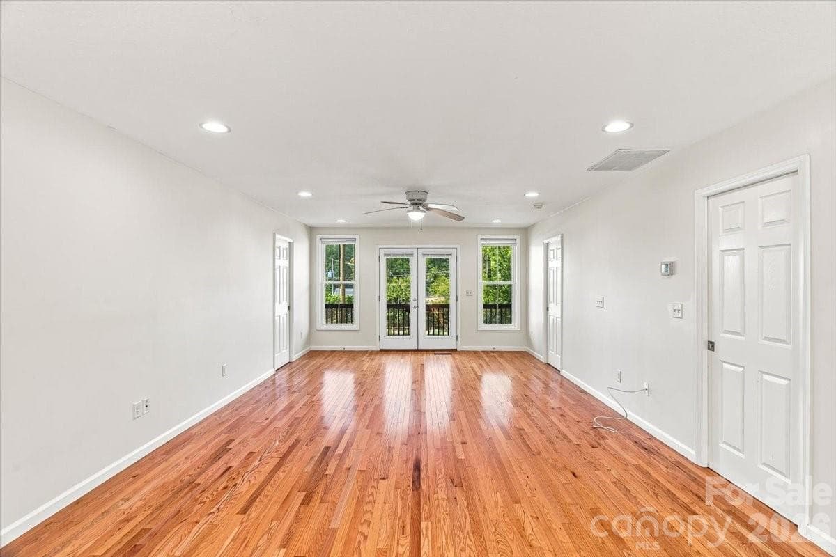 Both dinning and living room area - 2 Elkmont Place, Asheville