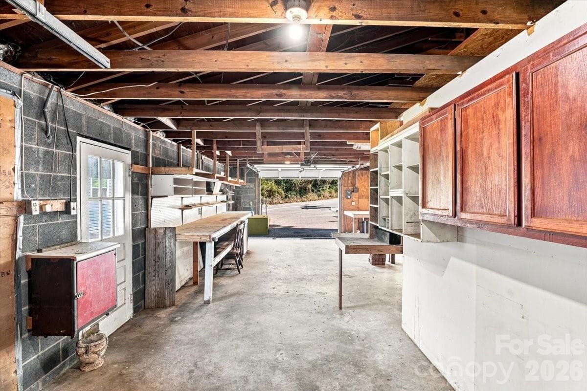 Lots and lots storage - 2 Elkmont Place, Asheville