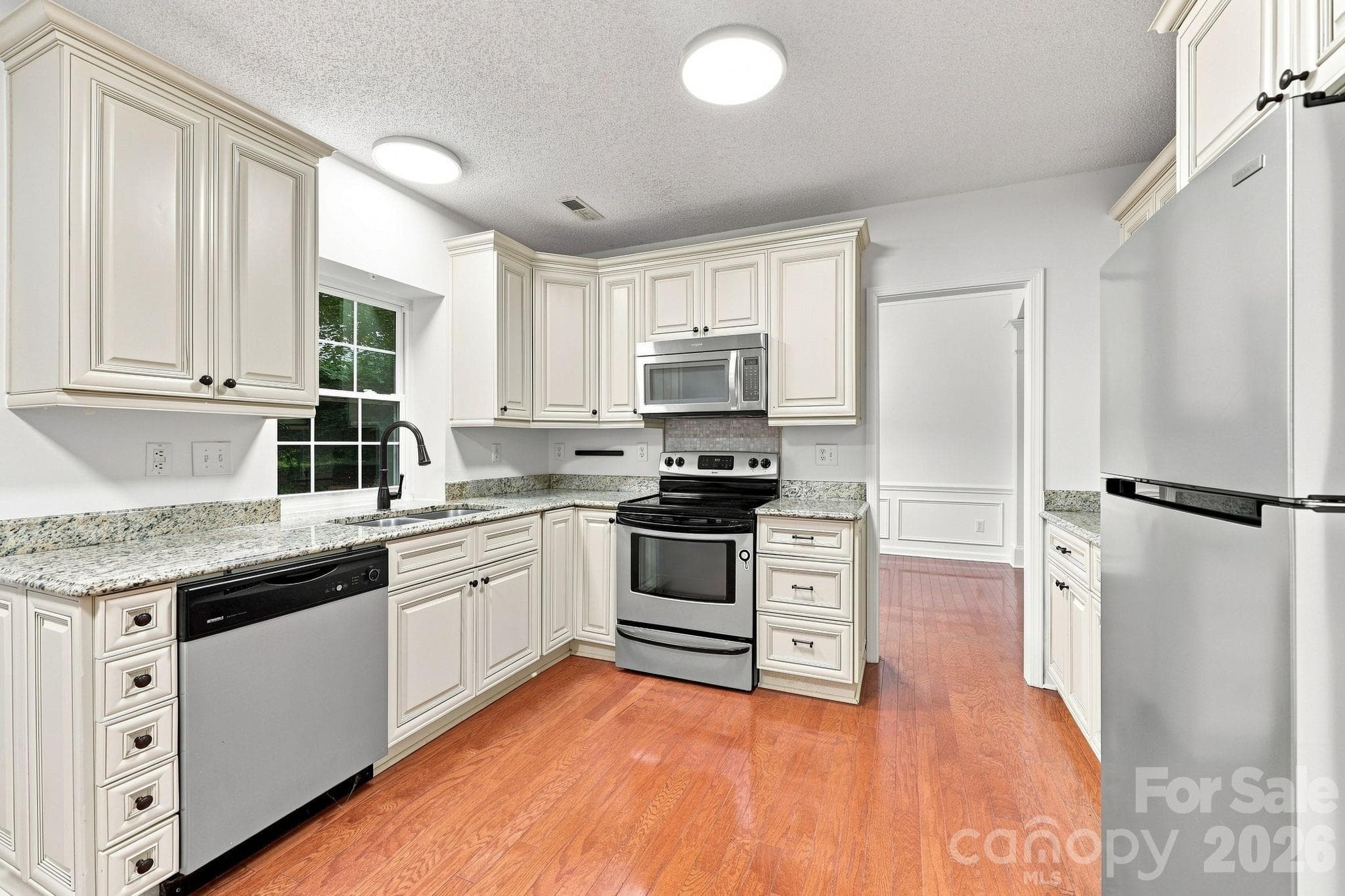 Single Family Residence at 6004 Elm Cove Lane, Charlotte, photo 11 of 48
