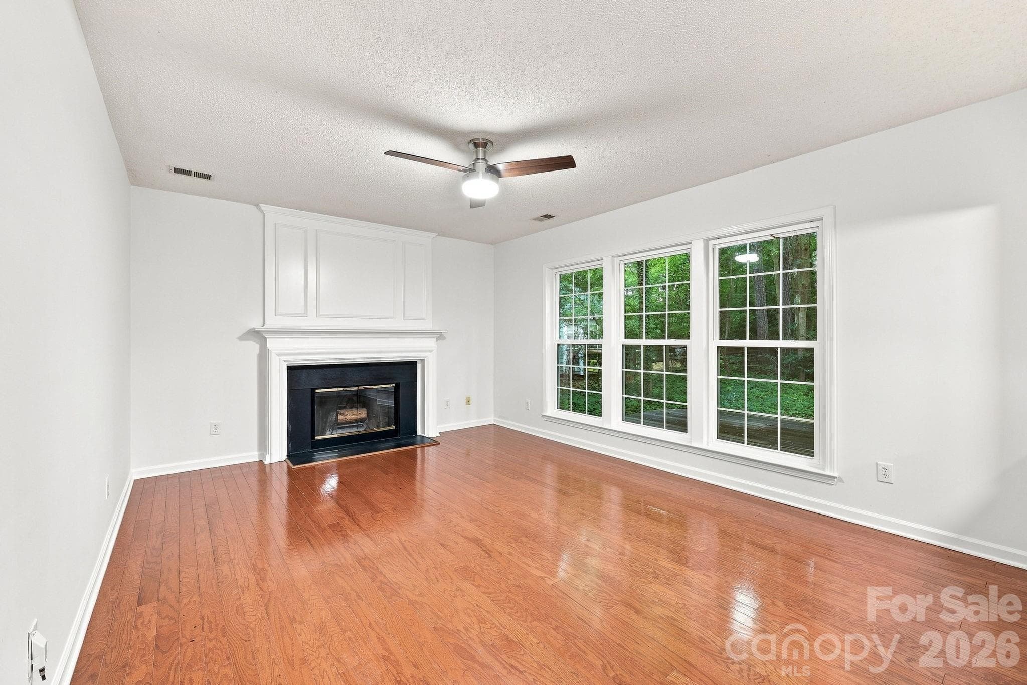 Single Family Residence at 6004 Elm Cove Lane, Charlotte, photo 14 of 48