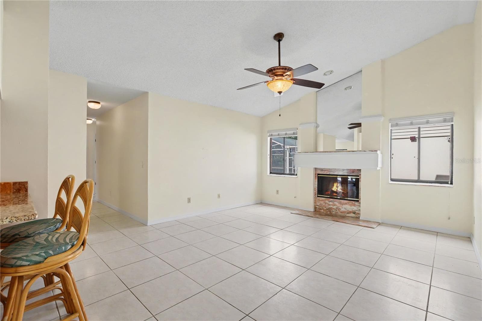 Family Room w/Fireplace - 1703 PADDOCK DR, PLANT CITY