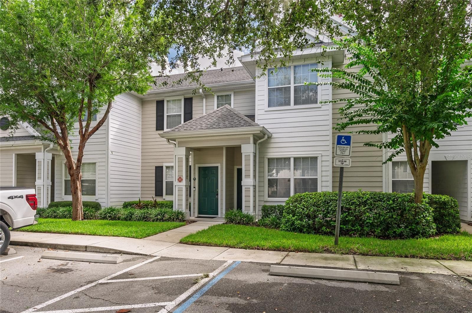 1315 EASTERN PECAN PL #202
