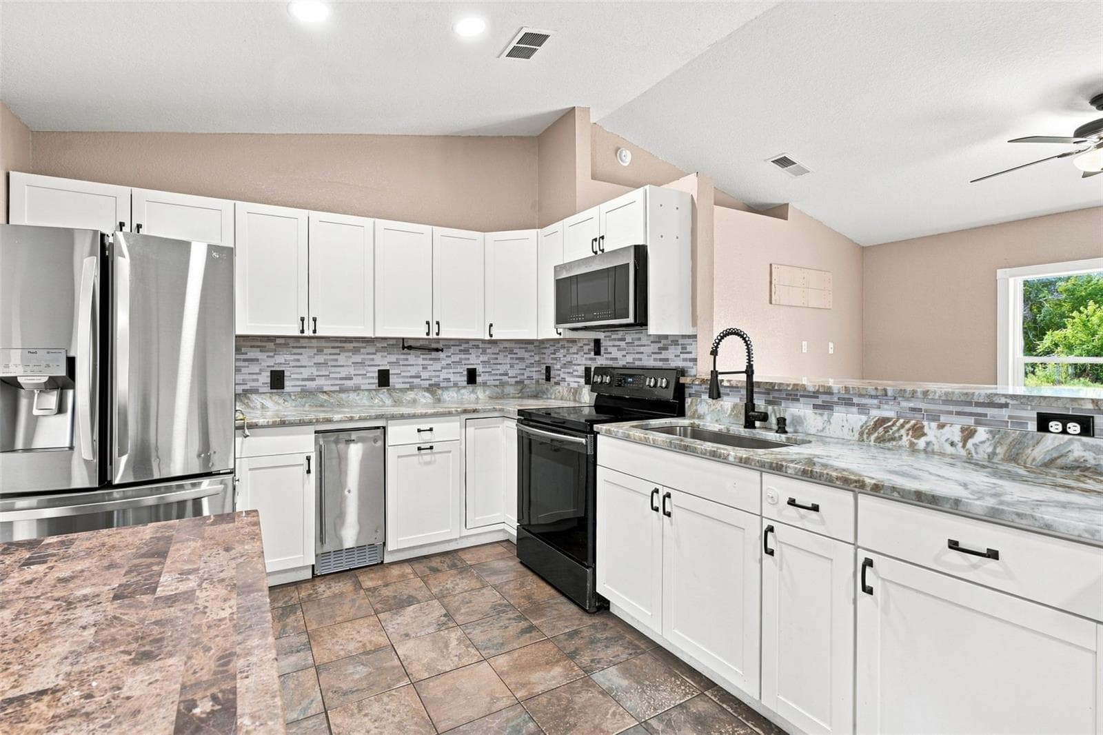 Single Family Residence at 1300 ADELINE ST, ORANGE CITY, photo 7 of 32