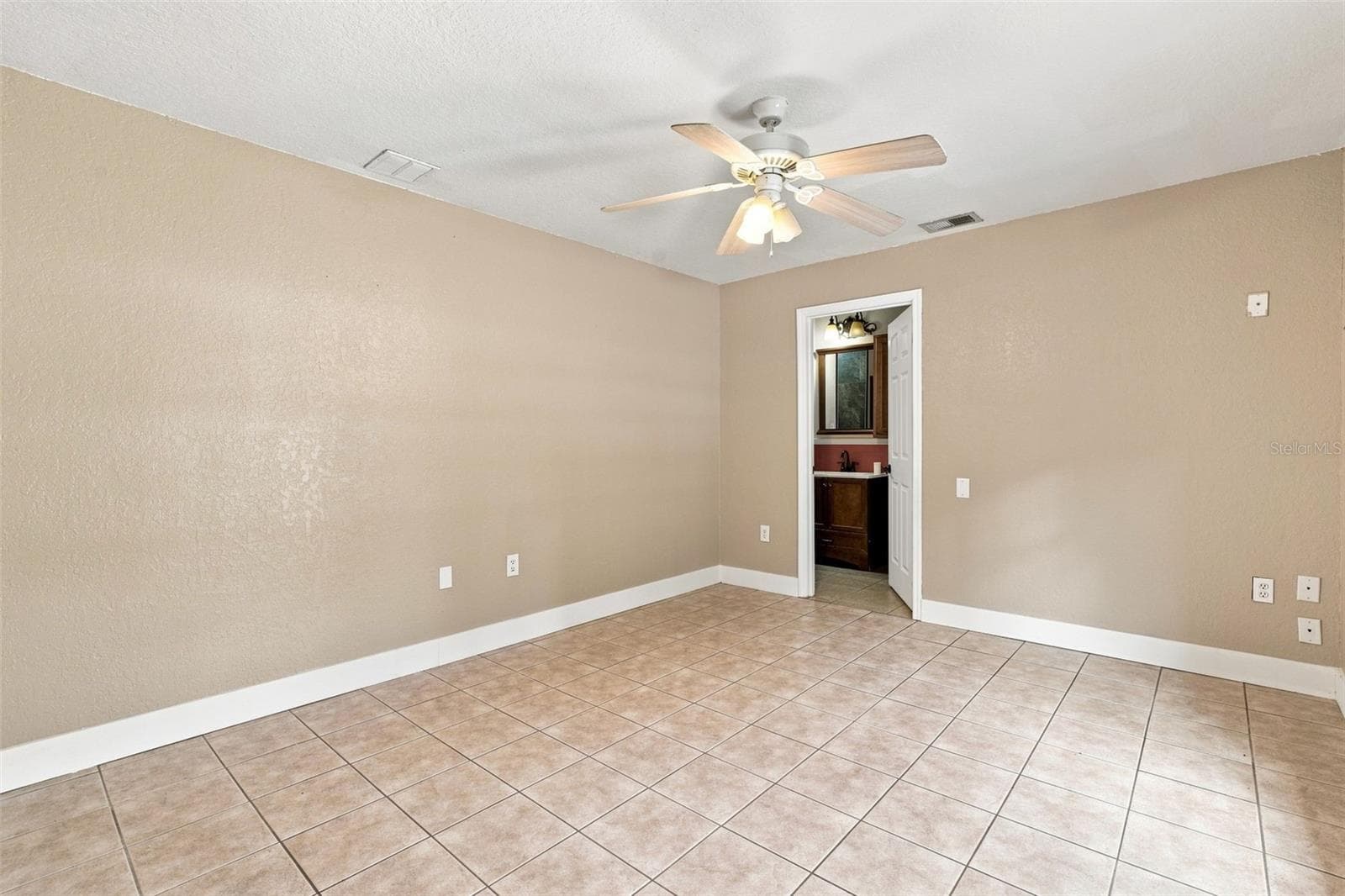 Single Family Residence at 1300 ADELINE ST, ORANGE CITY, photo 9 of 32