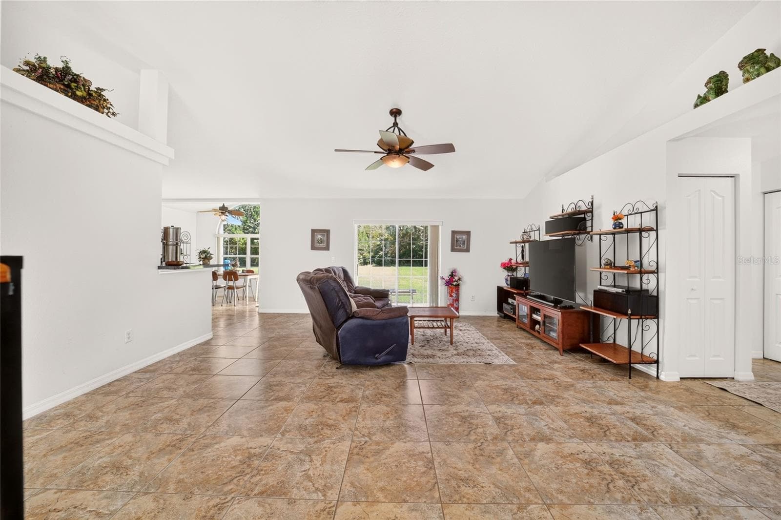 Single Family Residence at 10819 SW 53RD CIR, OCALA, photo 10 of 61