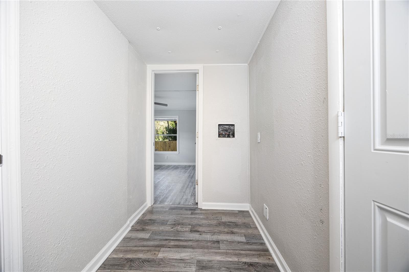 Manufactured Home at 503 5TH ST SW, JASPER, photo 10 of 23