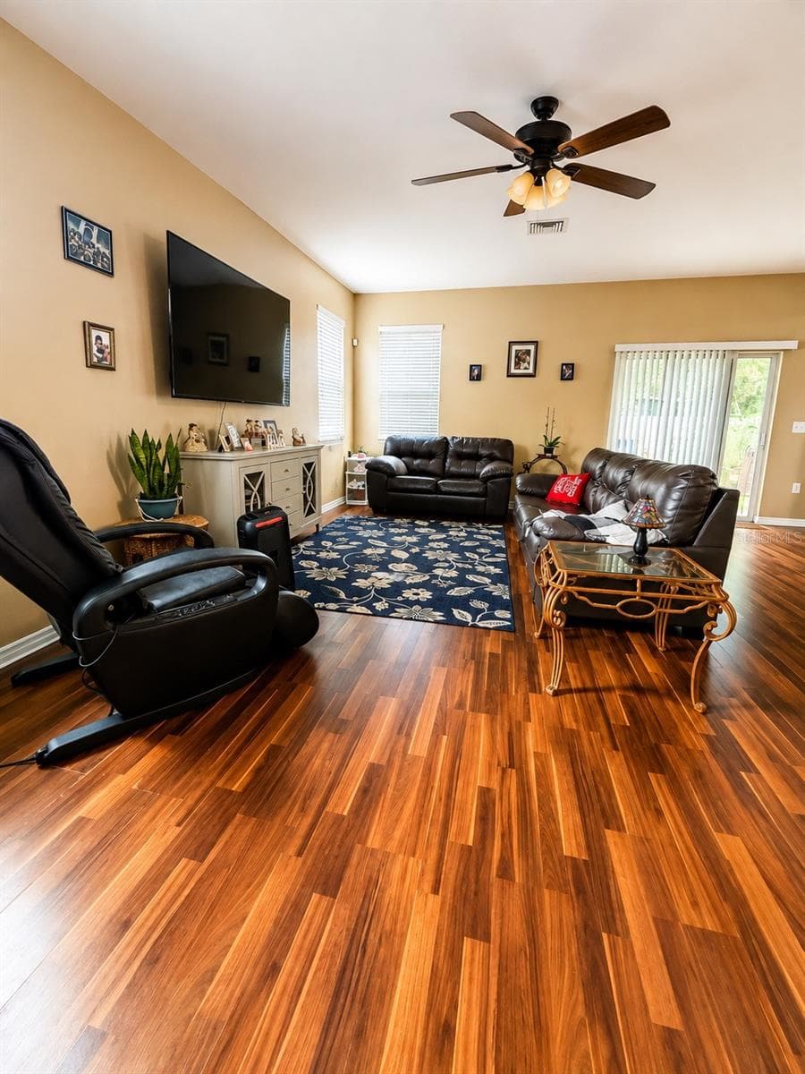 Single Family Residence at 8309 TIDAL BREEZE DR, RIVERVIEW, photo 4 of 21