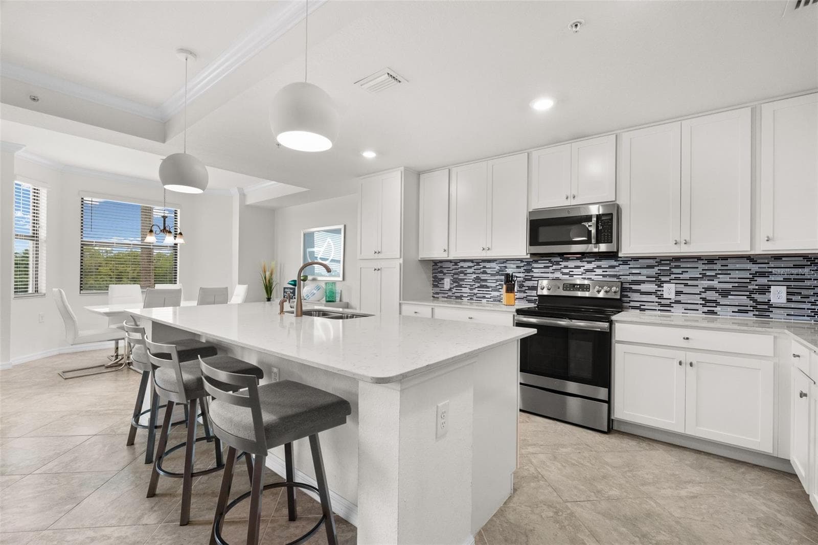 Kitchen - 17510 GAWTHROP DR #302, BRADENTON
