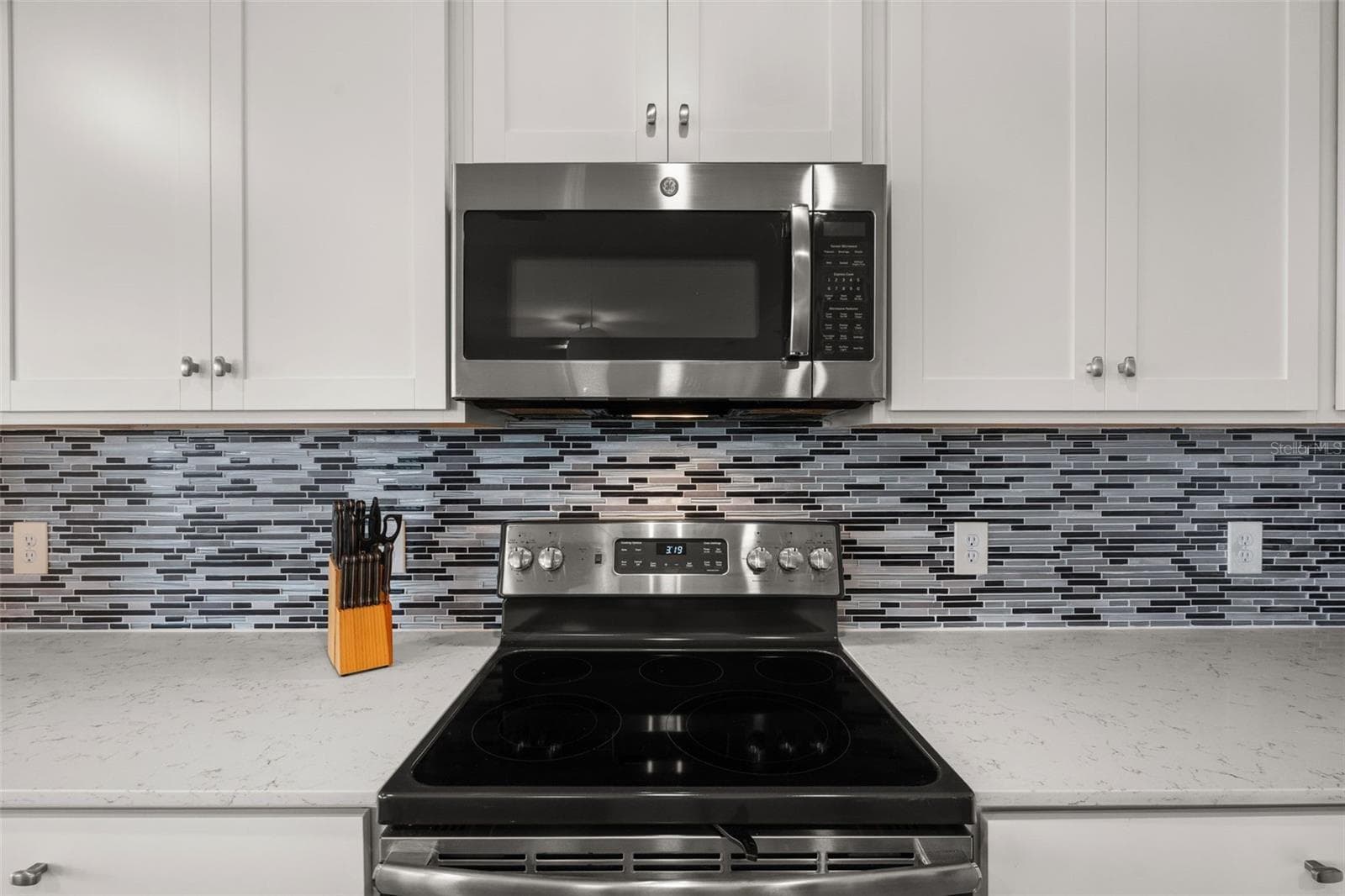 Brand-new backsplash - 17510 GAWTHROP DR #302, BRADENTON