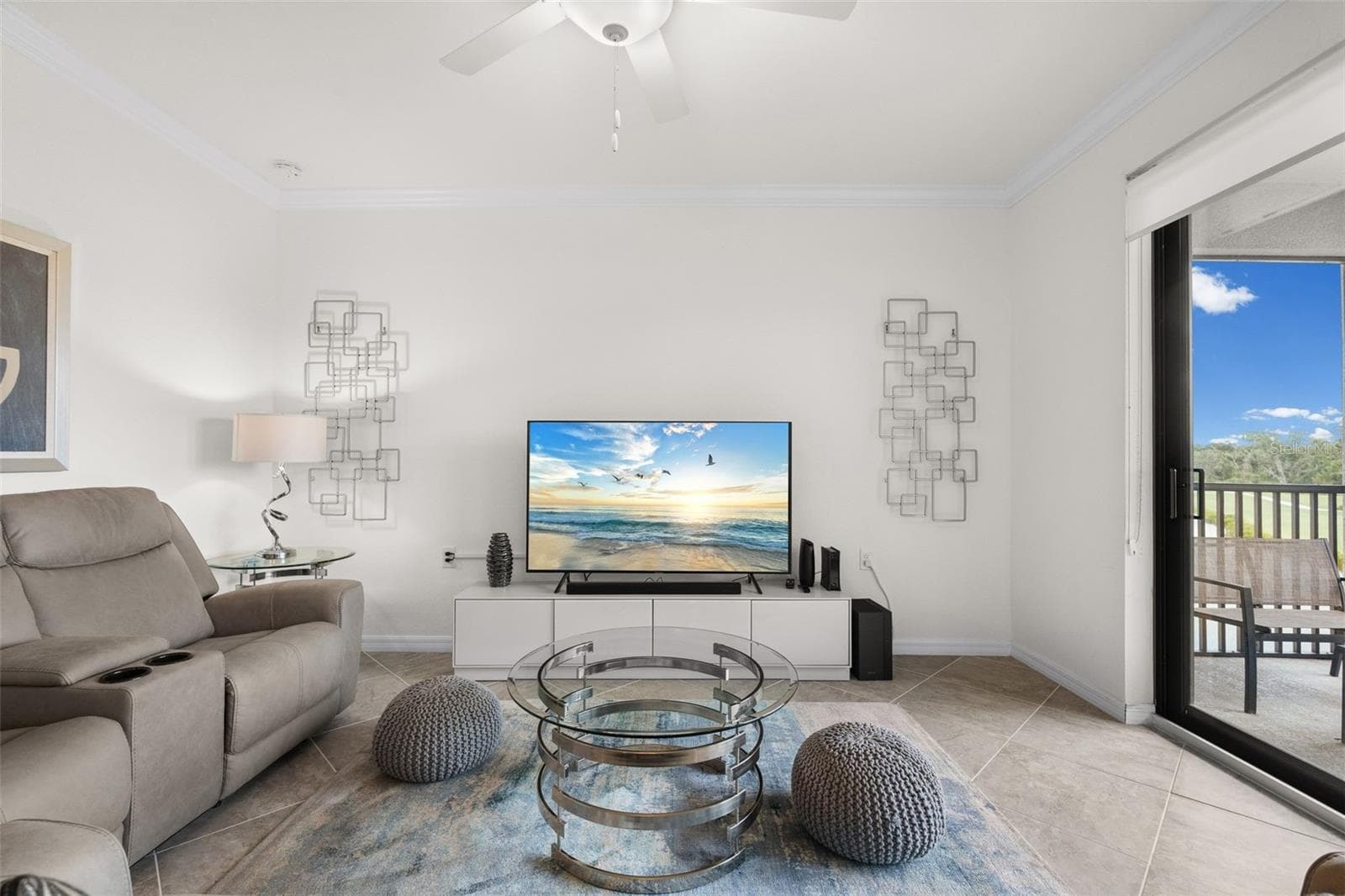 Living Room - 17510 GAWTHROP DR #302, BRADENTON