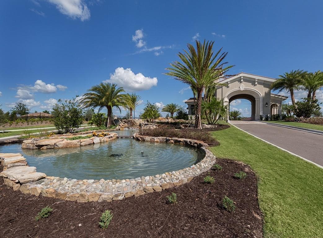 Lakewood National entrance - 17510 GAWTHROP DR #302, BRADENTON