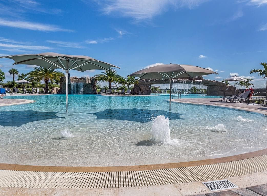 Lakewood National Pool - 17510 GAWTHROP DR #302, BRADENTON