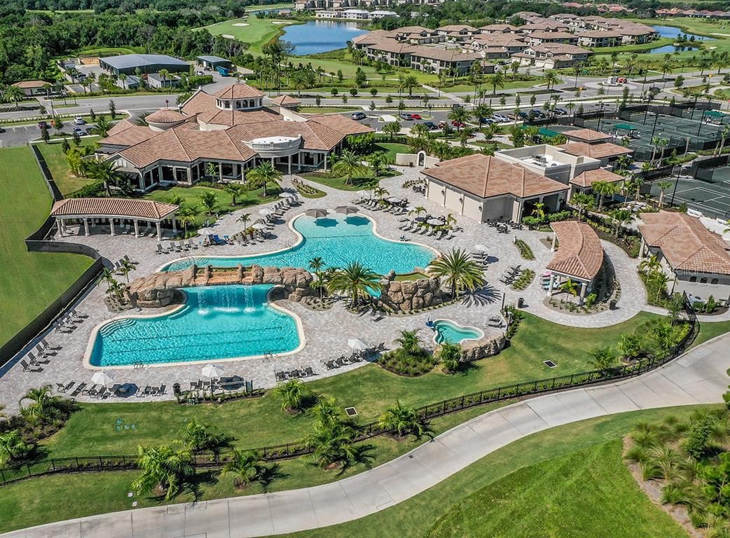 Lakewood National - 17510 GAWTHROP DR #302, BRADENTON