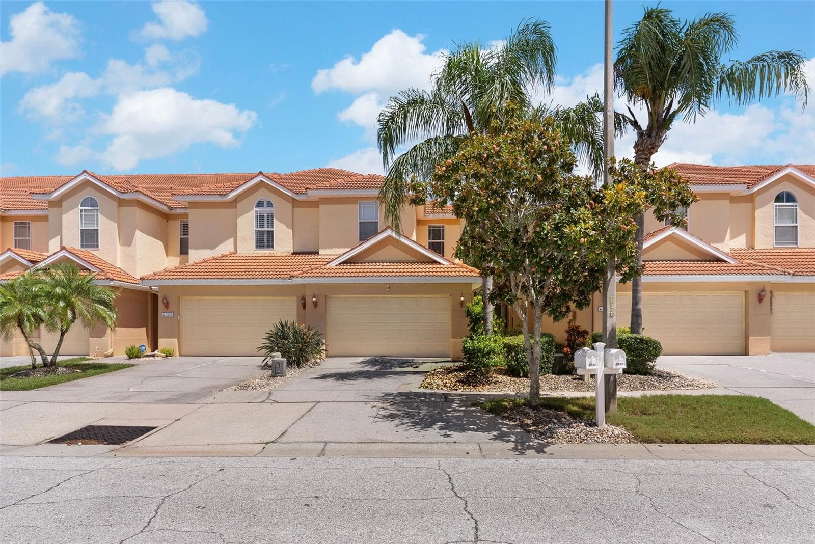 1437 RIDGE TER