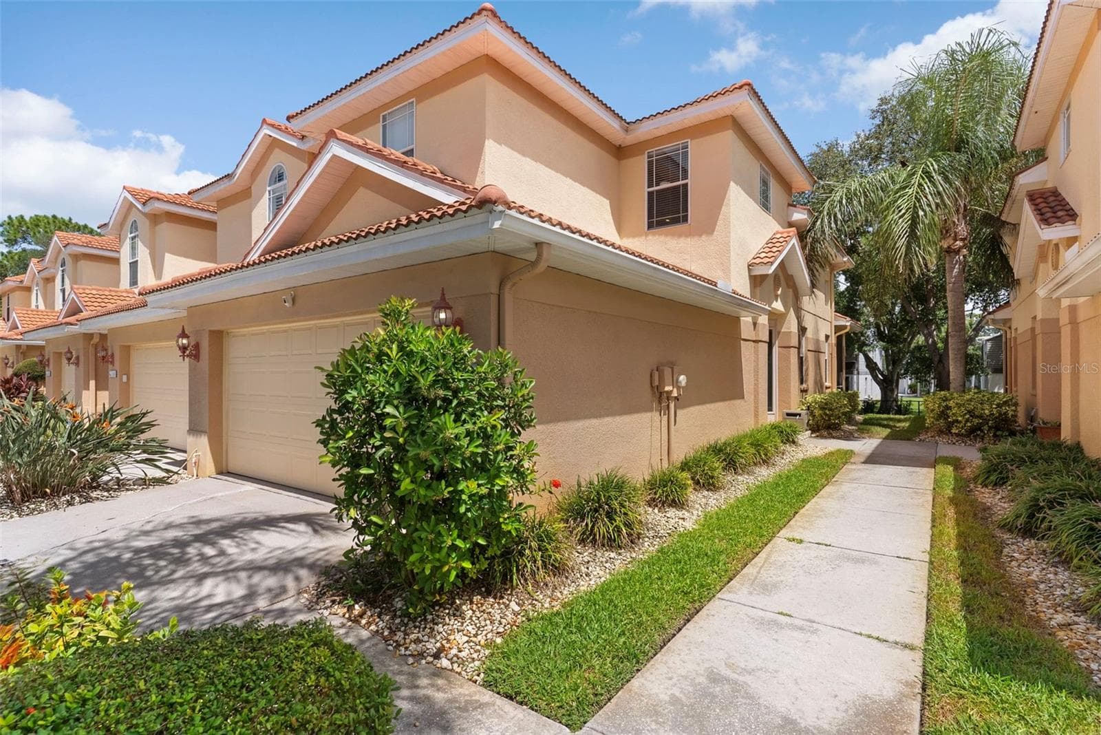 Townhouse at 1437 RIDGE TER, TARPON SPRINGS, photo 2 of 42